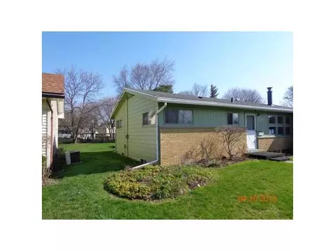 3310 Pickwick Pl, Lansing, MI 48917 photo 1