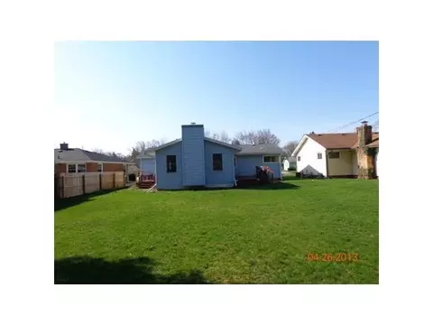 3310 Pickwick Pl, Lansing, MI 48917 photo 3