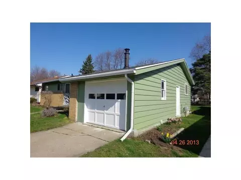 3310 Pickwick Pl, Lansing, MI 48917 photo 2
