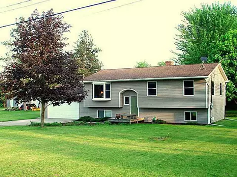 5652 Ann Dr, Bath, MI 48808 photo 1