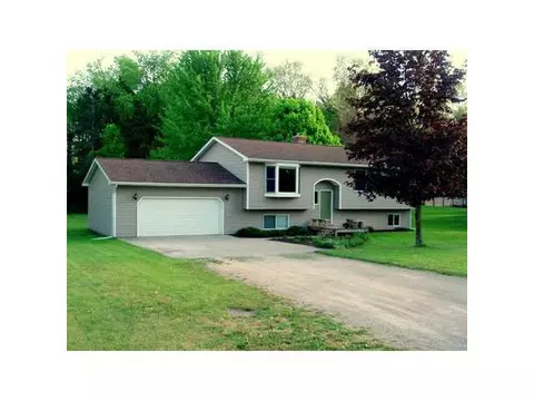 5652 Ann Dr, Bath, MI 48808 photo 2