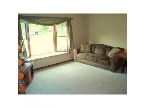 5652 Ann Dr, Bath, MI 48808 photo 4