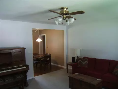 806 E Mcconnell St, Saint Johns, MI 48879 photo 9