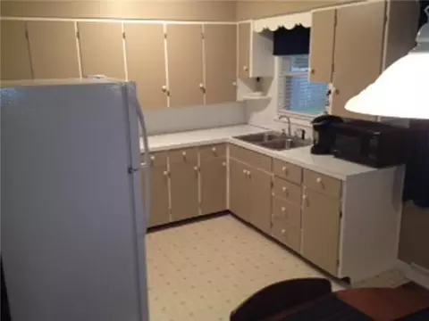 806 E Mcconnell St, Saint Johns, MI 48879 photo 6