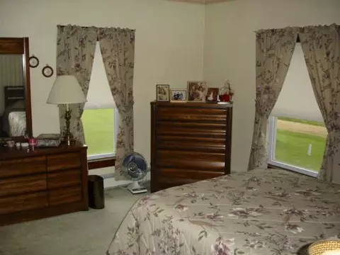 6933 Lowe St, Saint Johns, MI 48879 photo 9