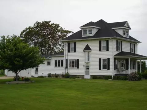 6933 Lowe St, Saint Johns, MI 48879 photo 1