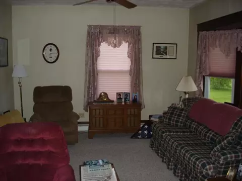 6933 Lowe St, Saint Johns, MI 48879 photo 2