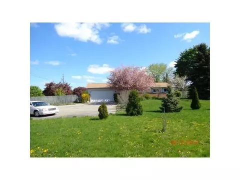 2004 Piney Point Dr, Lansing, MI 48917 photo 3