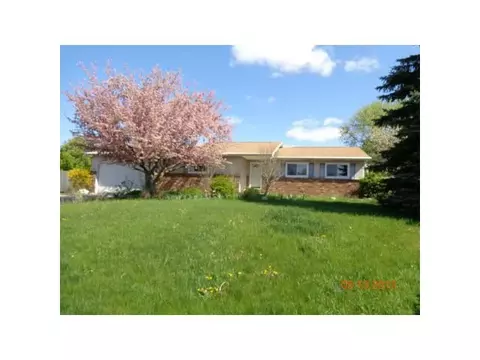 2004 Piney Point Dr, Lansing, MI 48917 photo 4