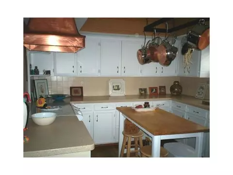 2133 Clearview, Lansing, MI 48917 photo 4