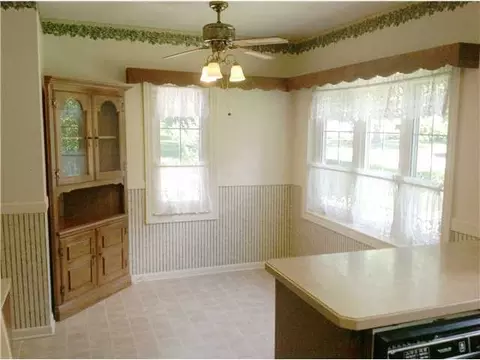 15216 Chetwyn, Lansing, MI 48906 photo 6