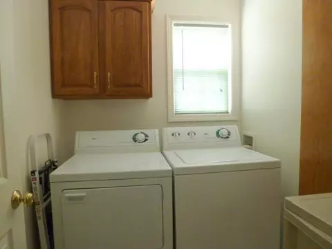 1213 Calumet Cir, Dewitt, MI 48820 photo 10