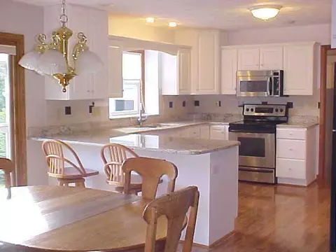 8666 Springbrook Dr, Eaton Rapids, MI 48827 photo 5