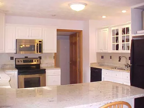 8666 Springbrook Dr, Eaton Rapids, MI 48827 photo 7