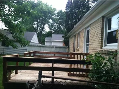 1433 Franklin St, Haslett, MI 48840 photo 4