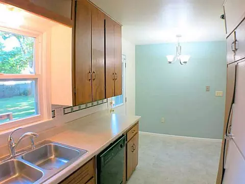 1433 Franklin St, Haslett, MI 48840 photo 3