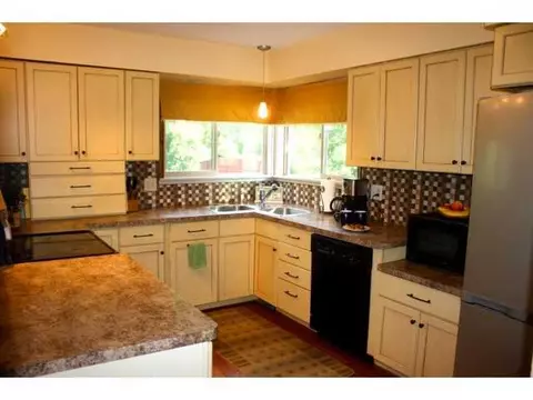 2425 Briarhill Dr, Lansing, MI 48917 photo 6