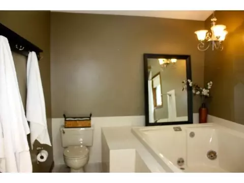 2425 Briarhill Dr, Lansing, MI 48917 photo 10