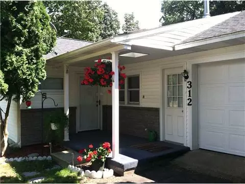 312 E Adelaide, Maple Rapids, MI 48853 photo 1
