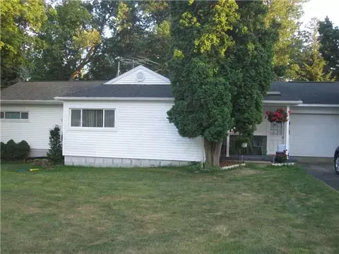 312 E Adelaide, Maple Rapids, MI 48853 photo 3