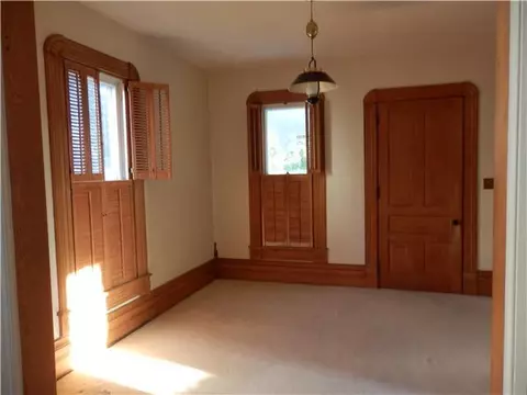 207 E Walker St, Saint Johns, MI 48879 photo 4