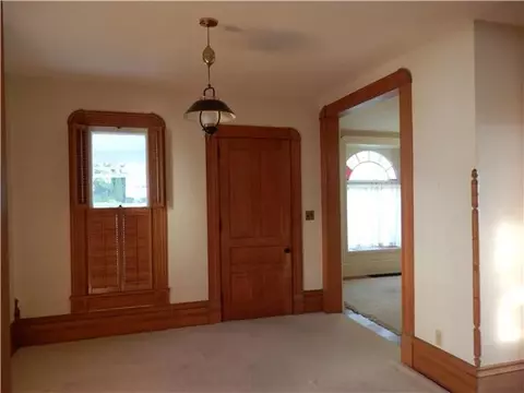207 E Walker St, Saint Johns, MI 48879 photo 5