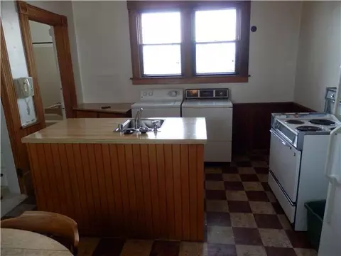207 E Walker St, Saint Johns, MI 48879 photo 7