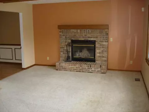 439 Jade, Lansing, MI 48917 photo 2