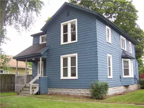 737 Clark, Lansing, MI 48906 photo 1