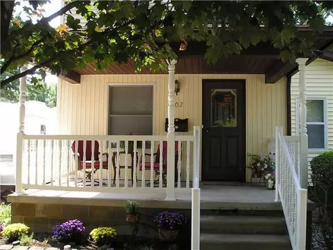 102 E Park St, Saint Johns, MI 48879 photo 2