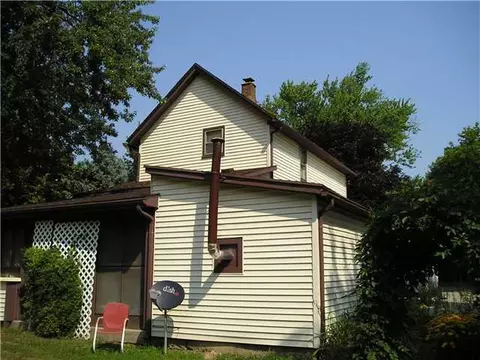 102 E Park St, Saint Johns, MI 48879 photo 3