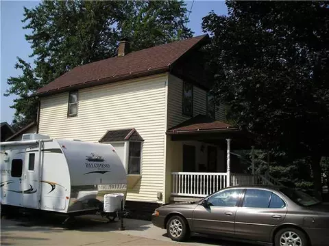 102 E Park St, Saint Johns, MI 48879 photo 4