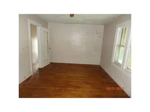 921 Everett Dr, Lansing, MI 48915 photo 4