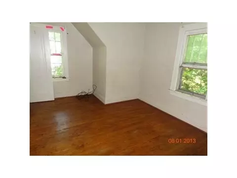 921 Everett Dr, Lansing, MI 48915 photo 5