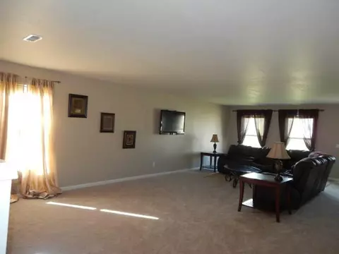 7623 Taragreen Dr, Lansing, MI 48917 photo 3