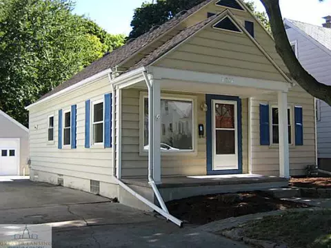 1811 Alpha St, Lansing, MI 48910 photo 1