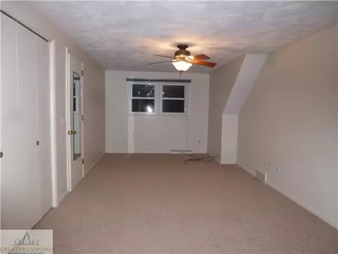 1124 Bennington Dr, Lansing, MI 48917 photo 8