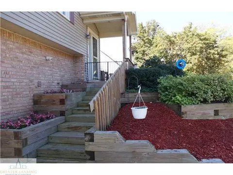 603 Dartmouth, Dewitt, MI 48820 photo 2