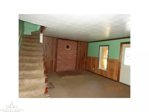 416 E First St, Perry, MI 48872 photo 4