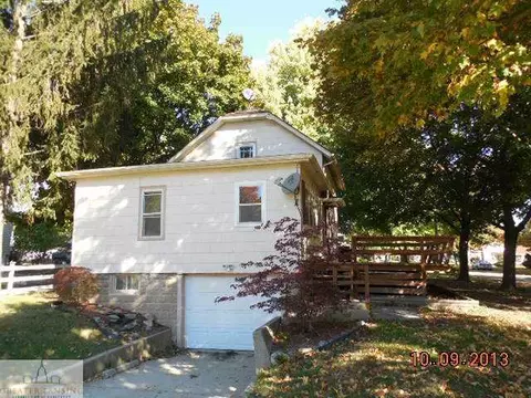 610 E Higham St, Saint Johns, MI 48879 photo 2