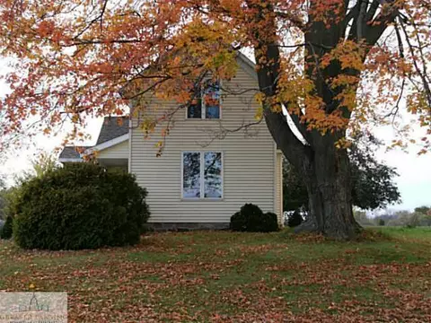 937 N Waverly, Dimondale, MI 48821 photo 2