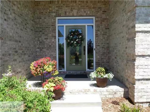 12622 Paradise Dr, Dewitt, MI 48820 photo 2