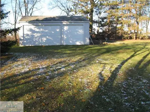 908 Turner St, Dewitt, MI 48820 photo 3