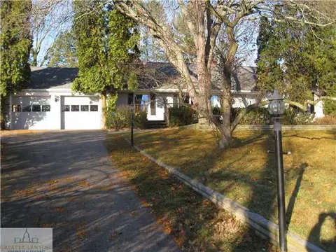 908 Turner St, Dewitt, MI 48820 photo 1