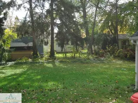 228 E Syringa Dr, Lansing, MI 48910 photo 11