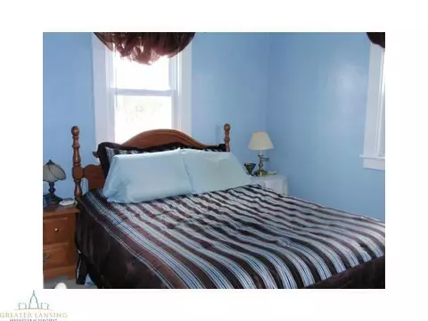 228 E Syringa Dr, Lansing, MI 48910 photo 6