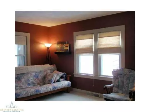 228 E Syringa Dr, Lansing, MI 48910 photo 5