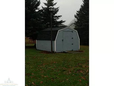 1317 W Dill, Dewitt, MI 48820 photo 4