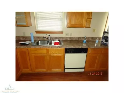 2485 Featherstone Dr, Lansing, MI 48911 photo 5