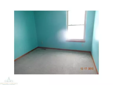 2485 Featherstone Dr, Lansing, MI 48911 photo 9